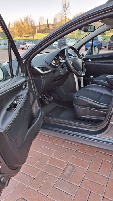 Vendo Peugeot 207 SW 1.6 HDI- 2011