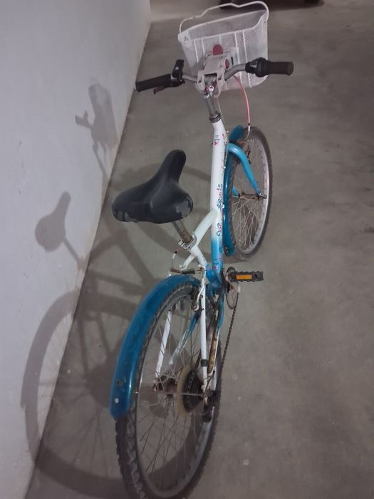 Vendo bicicleta  menina  b'twin