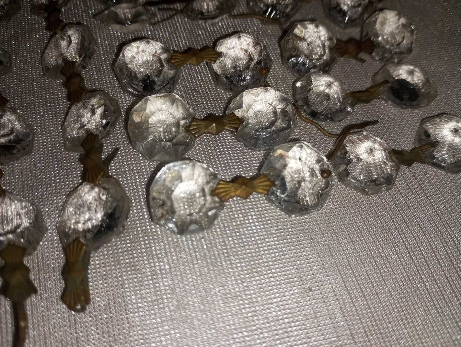 127 шт хрустальные подвески стекляшки люстры бра Чехия Bohemia одним