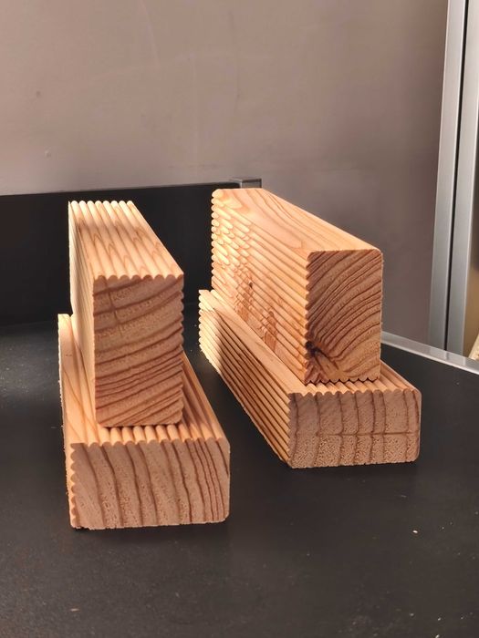 Legary pod taras modrzewiowe ryflowane 40x70