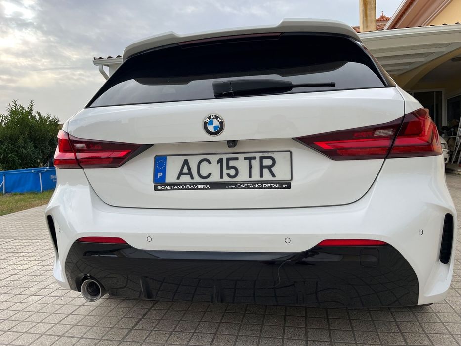 BMW 116 d Pack Desportivo M Auto foto 4