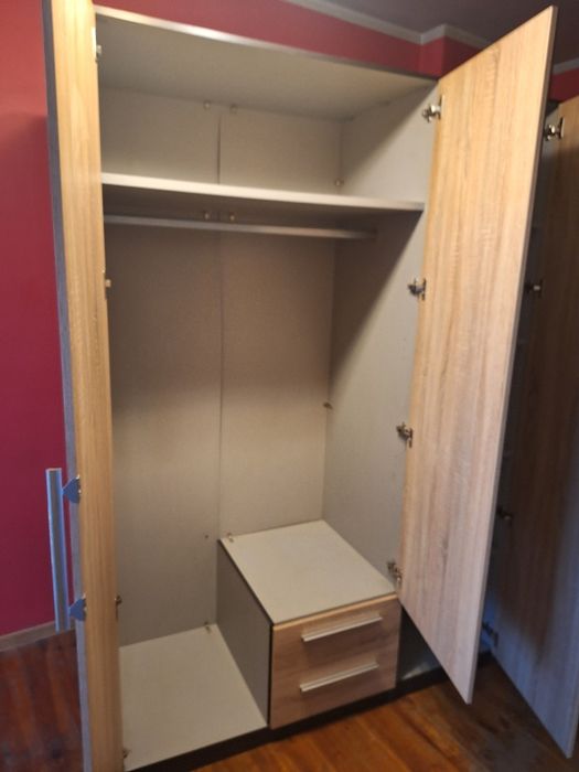 szafa trzydrzwiowa z lustrem 150 cm