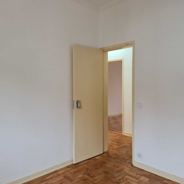 Arrenda-se T3 renovado Bairro Brinca