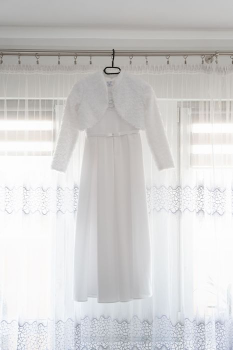 Sprzedam albę dla dziewczynki rozm. 140/146.