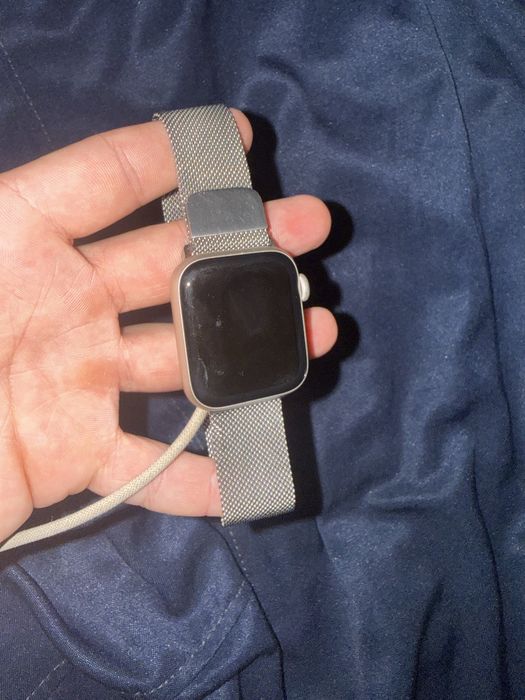Продаю apple watch se2 40мм