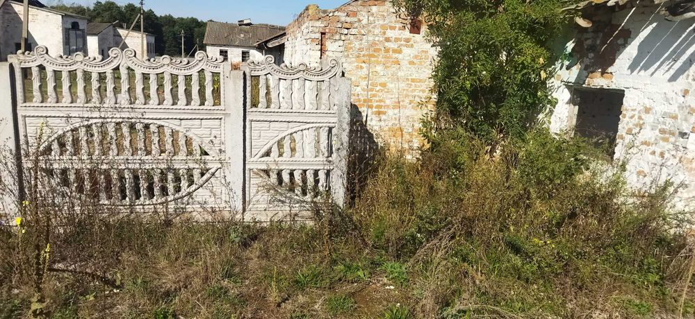 Продам приміщення (раніше свинарники) с.Стадниця, вул.Зарічна 1