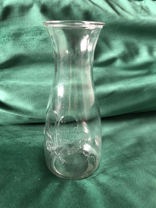 Szklana karafka na lemoniadę