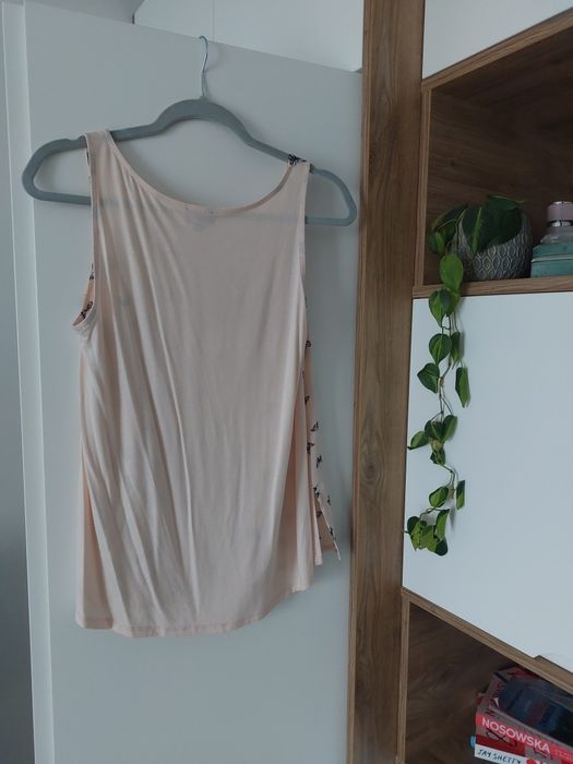 Lekka bluzka na ramiaczkach