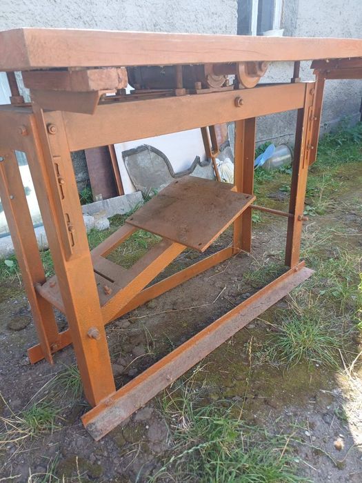 Станки деревообрабатывающие