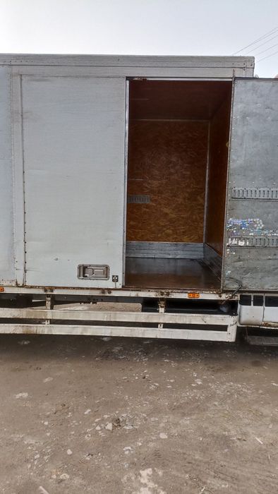 Автомобіль Рено маскот