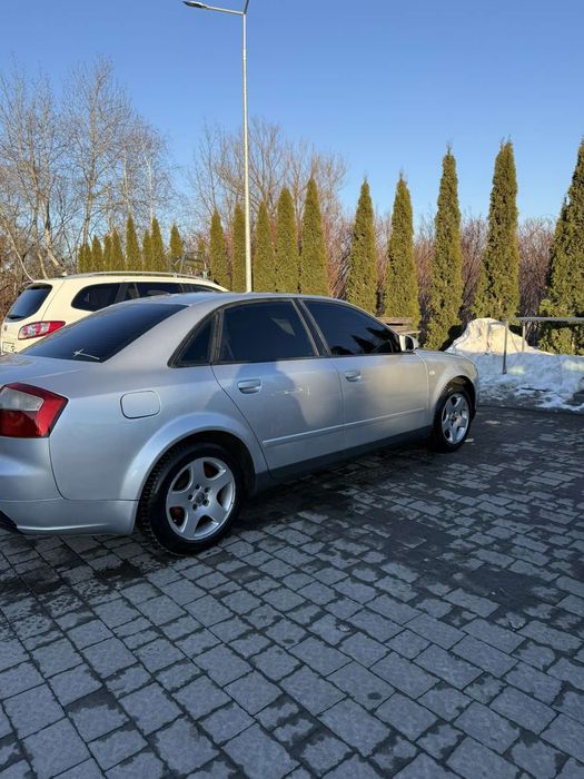 Ауді а4б6 Audi 1.6 бензин газ.