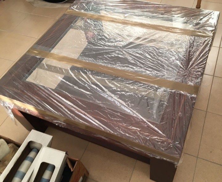 Mesa de centro com vidro (madeira natural)