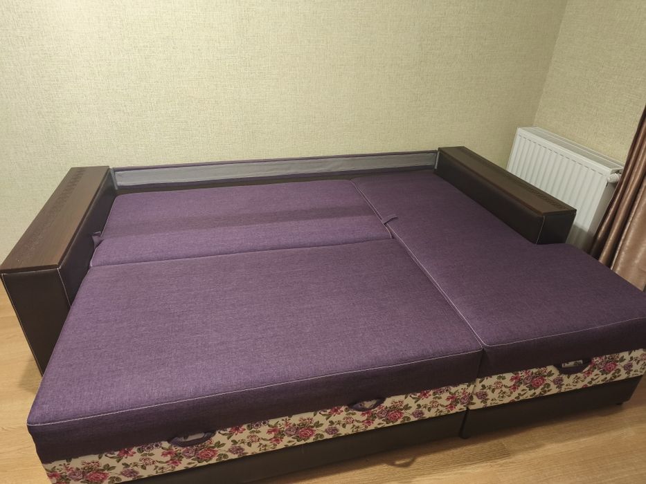 Кутовий розкладний диван