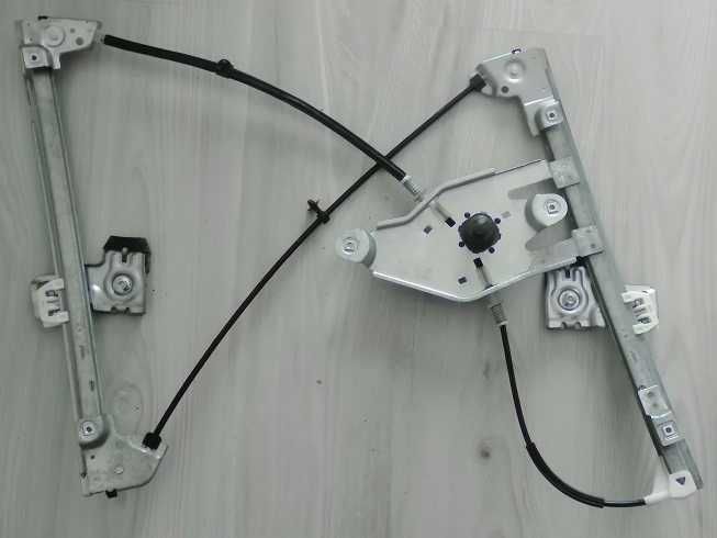 Skoda Octavia I Lift Mechanizm Szyby Przód Lewy Ręczny na korbkę [4b]