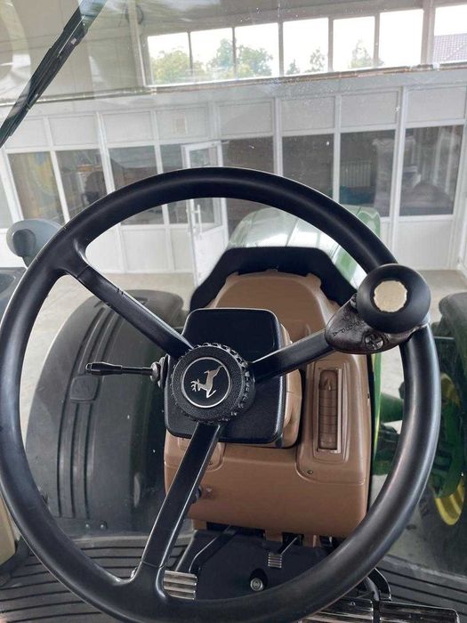 John Deere 8220-2002 року