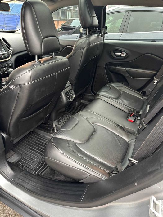 Jeep Cherokee 2015 3.2 газ/бензин Active Drive II максималка