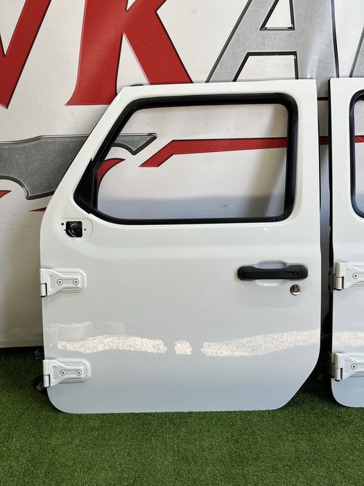 Двери правые левые передние задние на Jeep Wrangler JL 2018-2024