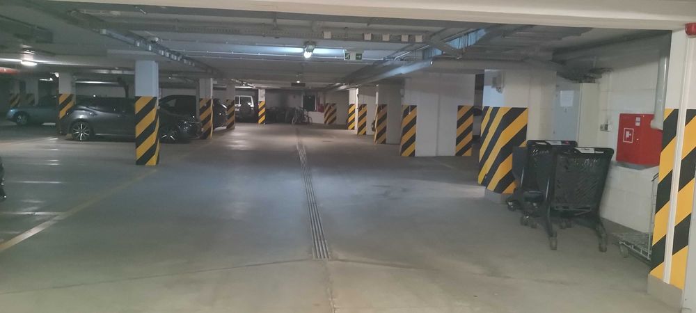 Parking podziemny Al.Wilanowska 368c przy Galerii Mokotów - Widok 6
