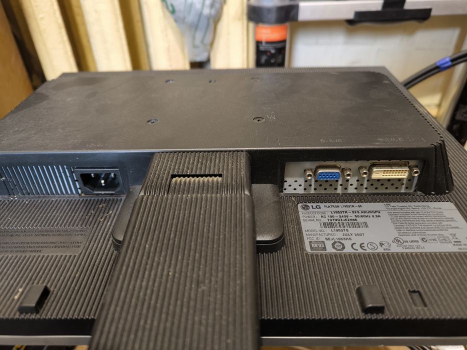 монітор lg l1953ts