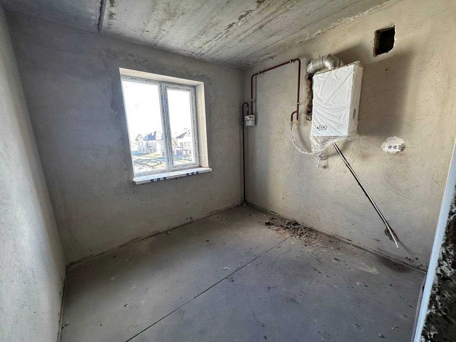 Однокімнатна квартира .Будинок зданий. Можна на ремонт . Без комісії