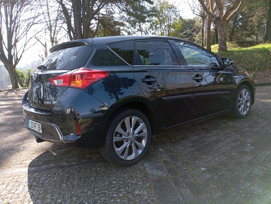 Toyota Auris Híbrido Exclusivo HSD 136cv