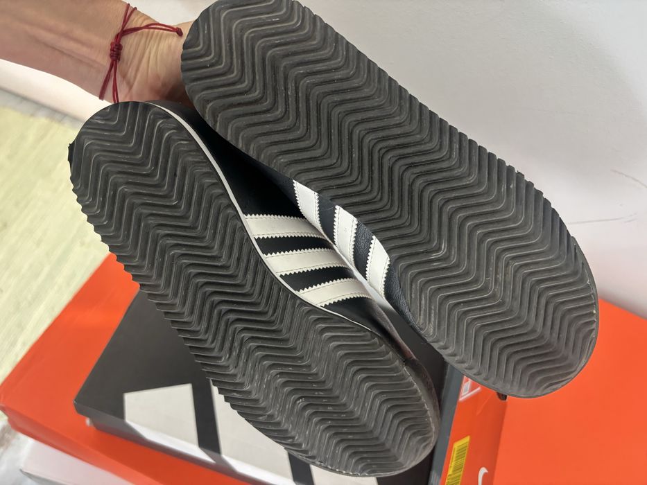 Adidas kick 2 skora naturalne skorzane czarne biale