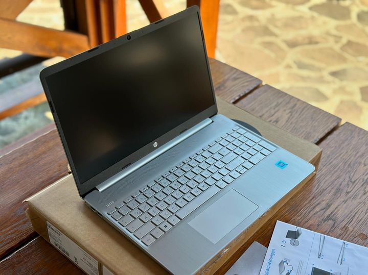 HP 15s-fq3215ng 15.6 новий