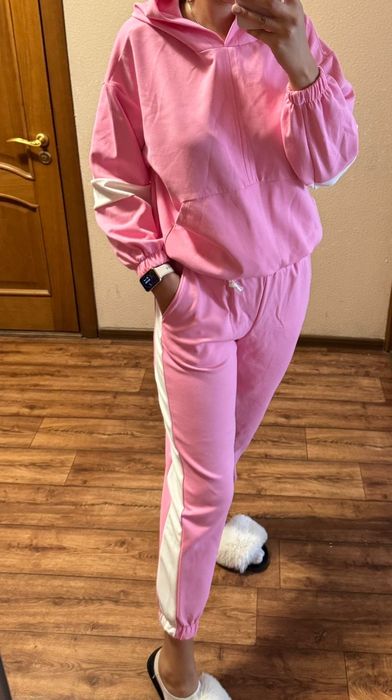 Костюм жіночий рожевий
