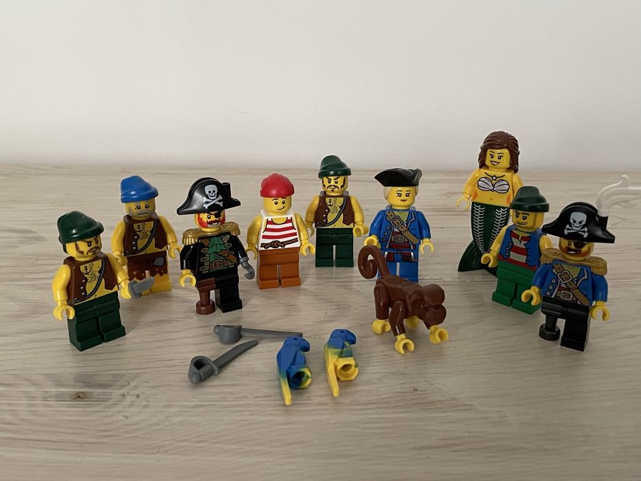 Lego minifigures piraci pieates