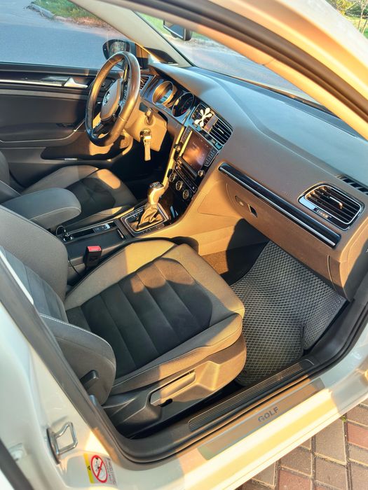 Продам Golf 7 2.0 TDI Highline Dynaudio