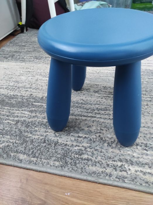 Taborecik IKEA stabilny