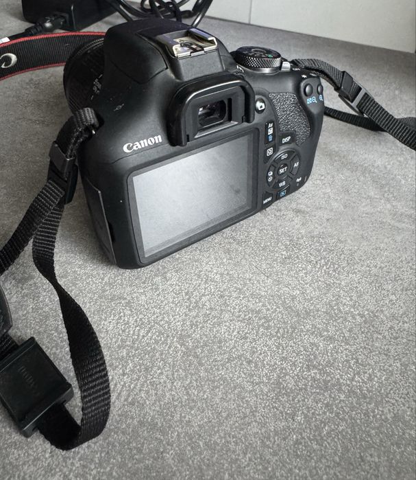 Aparat Canon 2000D