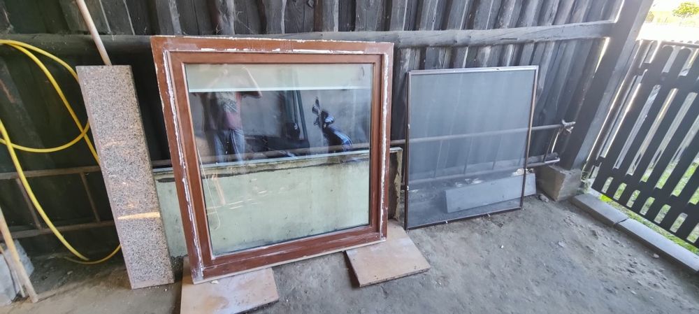 Okno PCV 139x129