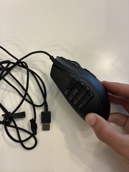 Rato Razer NAGA Trinity