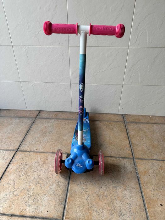 Trotinete de menina Frozen