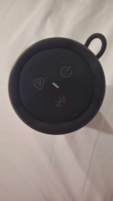 Coluna Bluetooth JBL Grip (Como Nova) – À Prova de Água e Impactos
.
