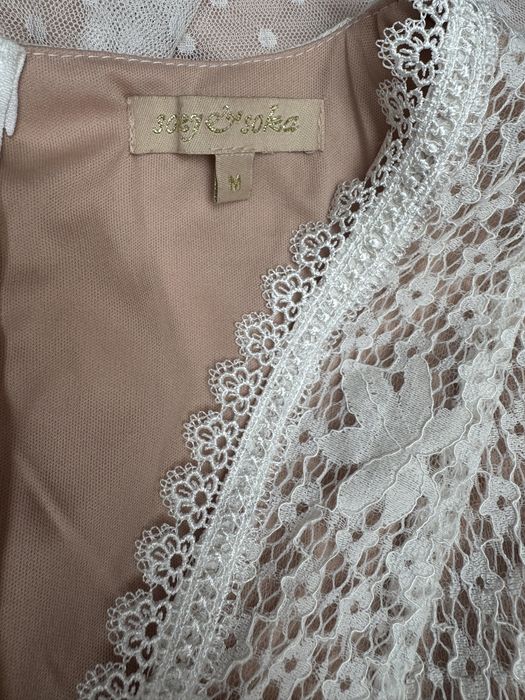 Biało-beżowa koronkowa sukienka w kropki z tiulem soky&soka