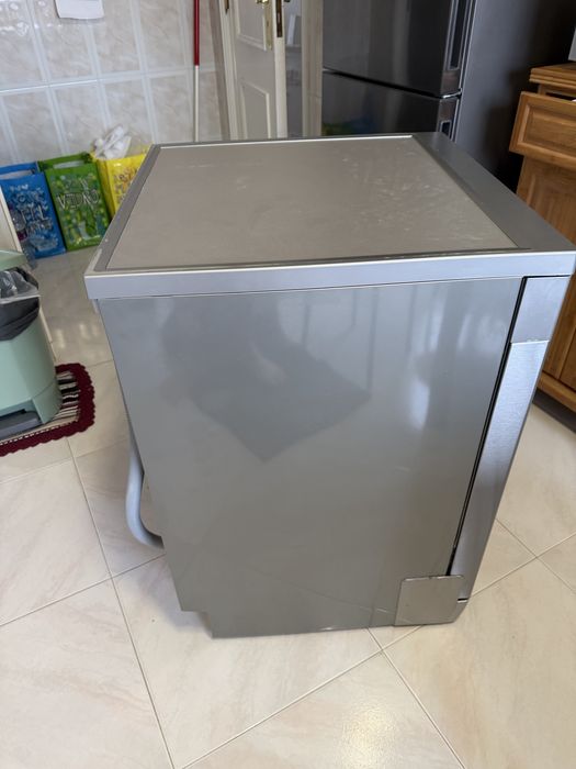 Máquina de Lavar Loiça Hotpoint-Ariston — Para Peças ou Arranjo