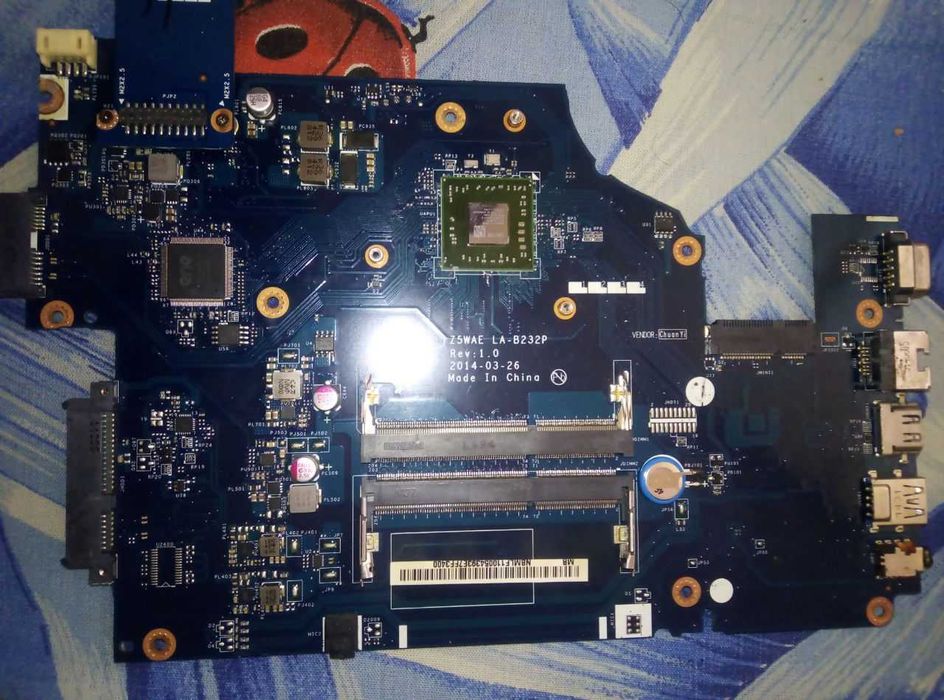Материнська плата Z5WAE LA-B232P з процессором AM6410ITJ44JB A8-6410