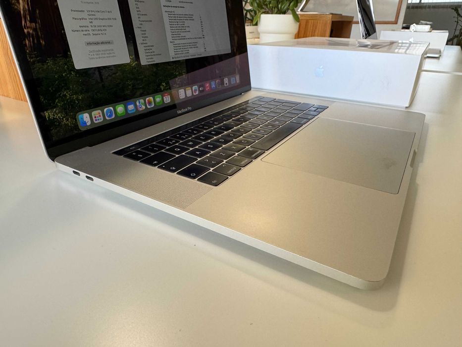 MacBook Pro 15” (2019) — Core i7 2.6 Touch Bar | 16GB RAM | 256GB