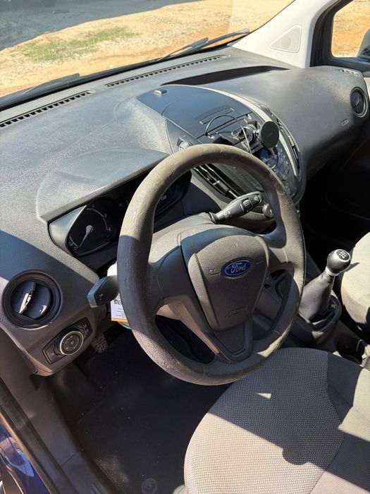 Ford Tourneo Courier 2015 — photo 2