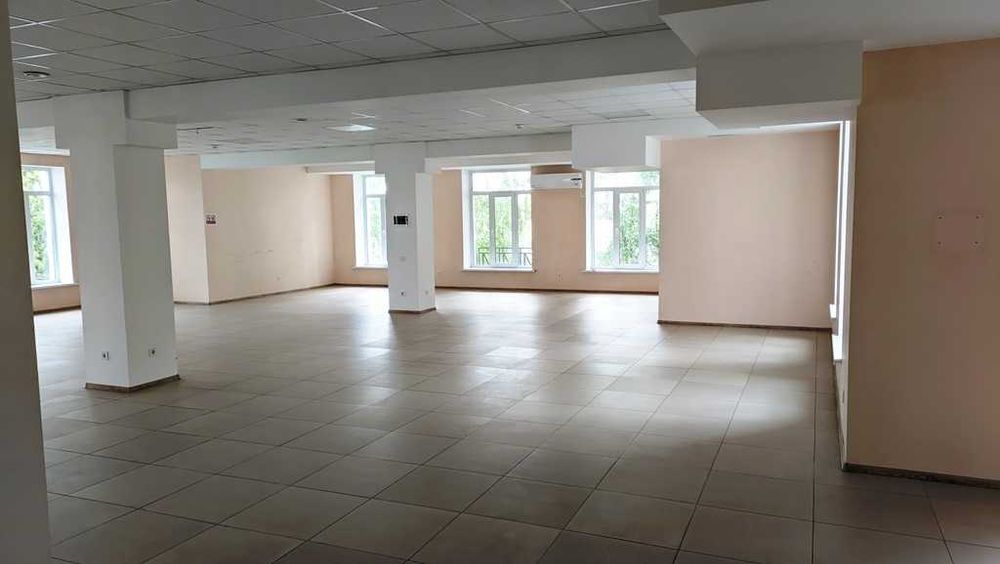 Офіс з ремонтом, Центр
