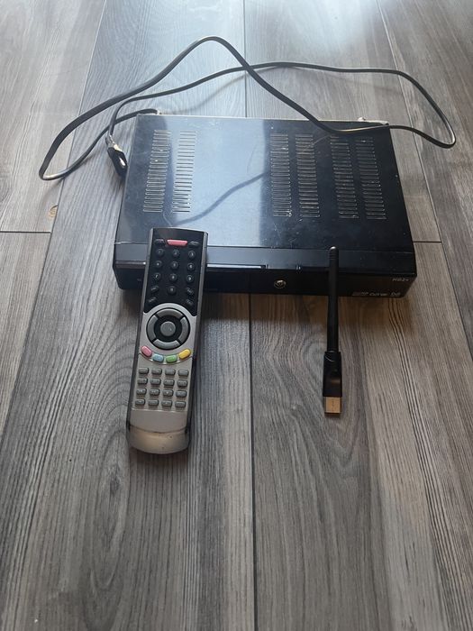 Tuner satelitarny + WI FI