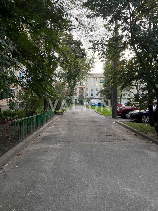 Продаж без комісії 3к квартири бульвар Верховної Ради, метро Дарниця