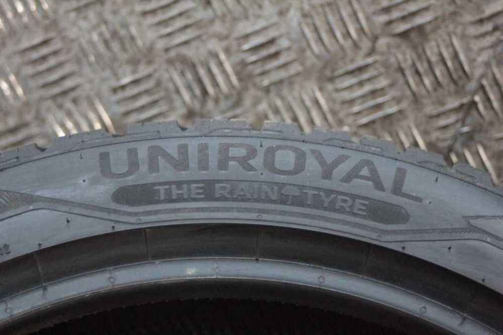 225/40/18 Uniroyal AllSeasonExpert 2 225/40 R18 7,5mm 2020r