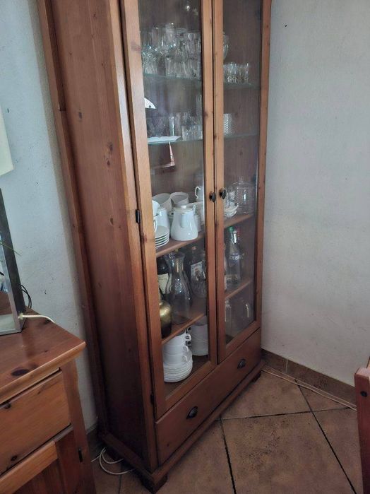 Witryna IKEA Markor z 4 półkami i szufladą - dostawa gratis