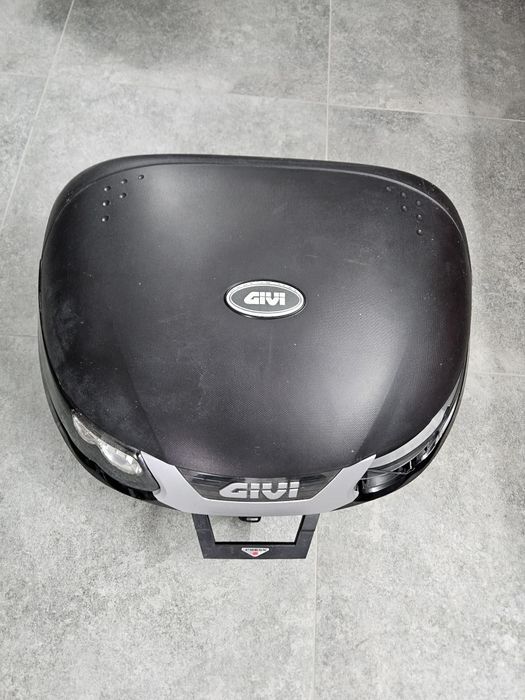 Sprzedam kufer do motocykla