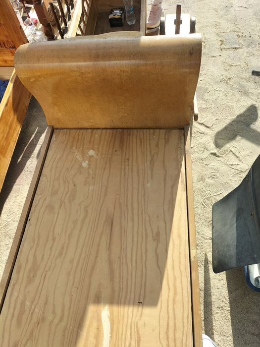 Sprzedam stare dwa łóżka