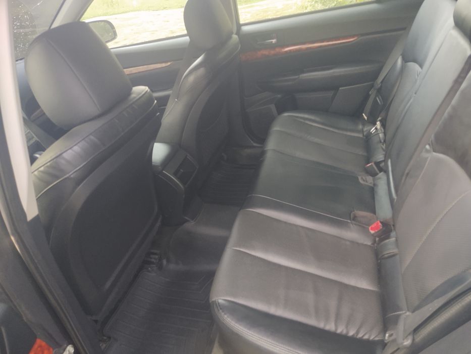 Subaru 2012 2.5 л