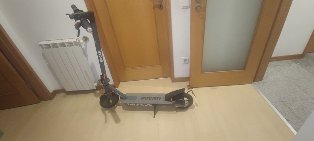Trotinete Elétrica Ducati Pro-I Evo Max Advanced Safety (Como Nova / Ótimo Estado)